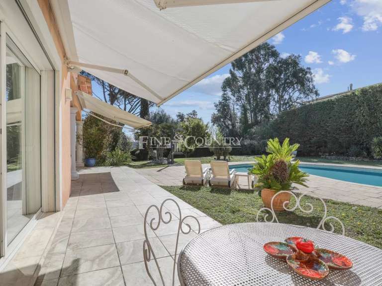 Villa Mandelieu-la-Napoule - 5 chambres - 289m²