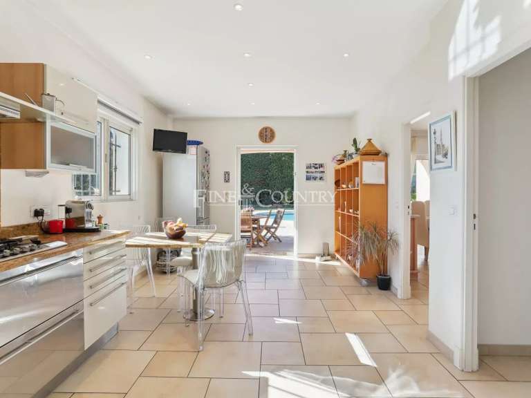 Villa Mandelieu-la-Napoule - 5 chambres - 289m²