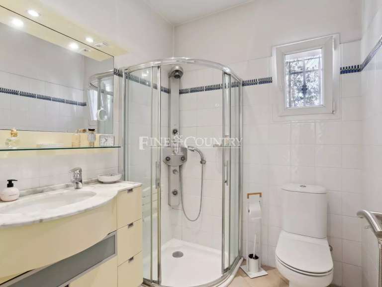 Villa Mandelieu-la-Napoule - 5 bedrooms - 289m²