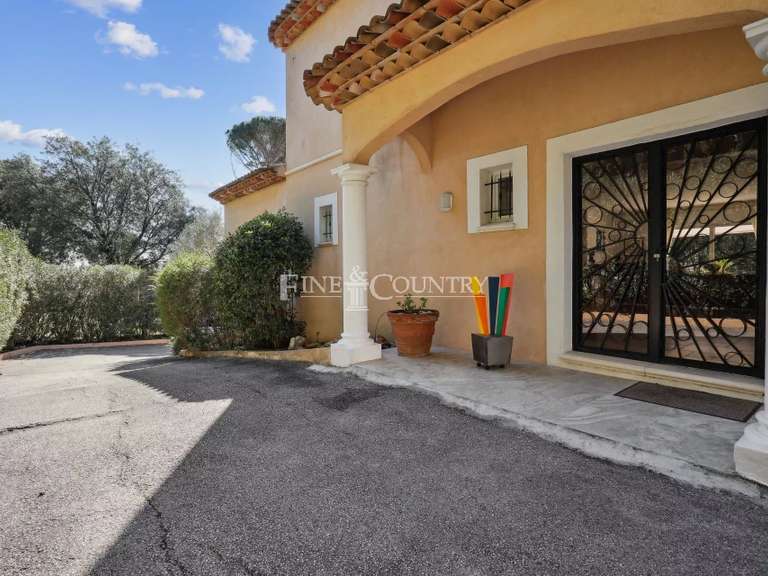 Villa Mandelieu-la-Napoule - 5 bedrooms - 289m²