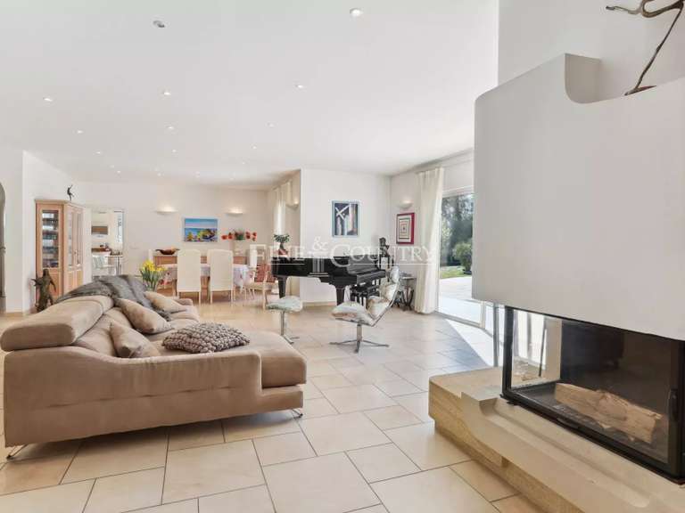 Villa Mandelieu-la-Napoule - 5 bedrooms - 289m²