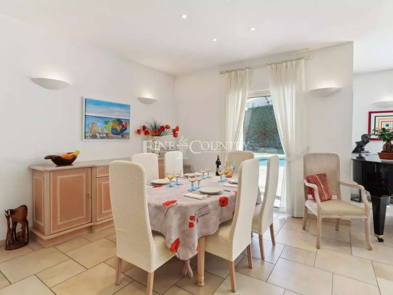 Villa Mandelieu-la-Napoule - 5 bedrooms - 289m²