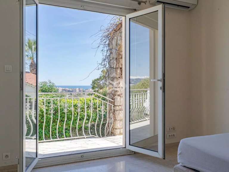 Villa Mandelieu-la-Napoule - 4 chambres - 252m²