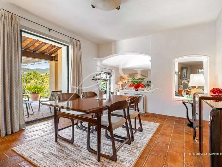 Villa Mandelieu-la-Napoule - 4 chambres - 200m²