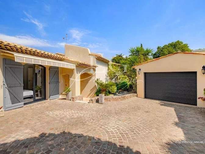 Villa Mandelieu-la-Napoule - 4 chambres - 200m²