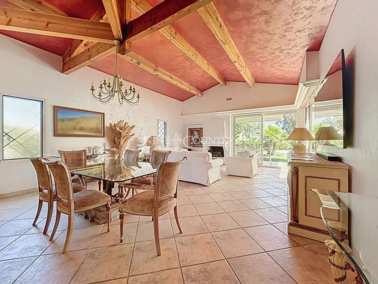 Villa Mandelieu-la-Napoule - 3 chambres - 140m²