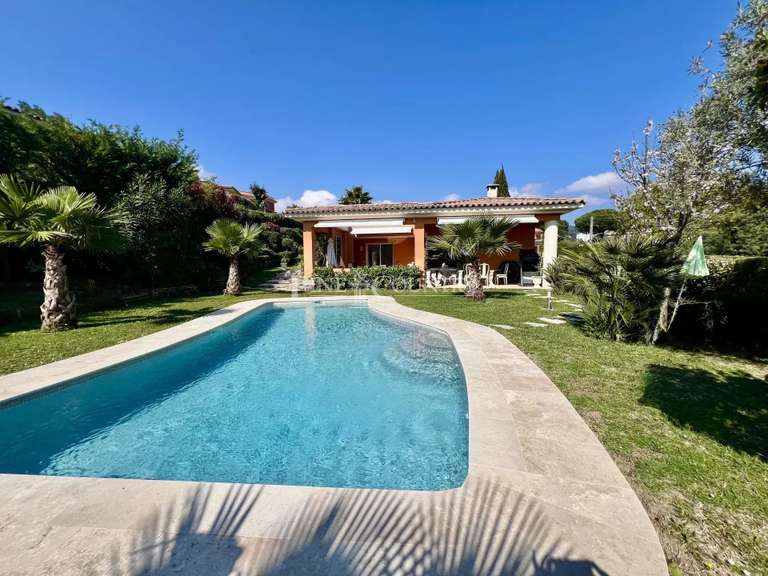 Villa Mandelieu-la-Napoule - 3 chambres - 140m²