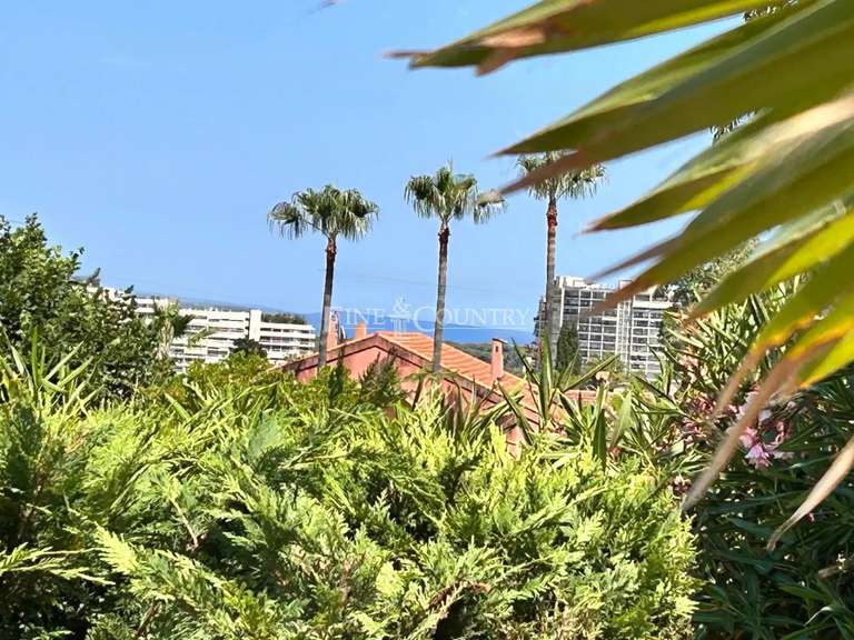 Villa Mandelieu-la-Napoule - 3 chambres - 140m²