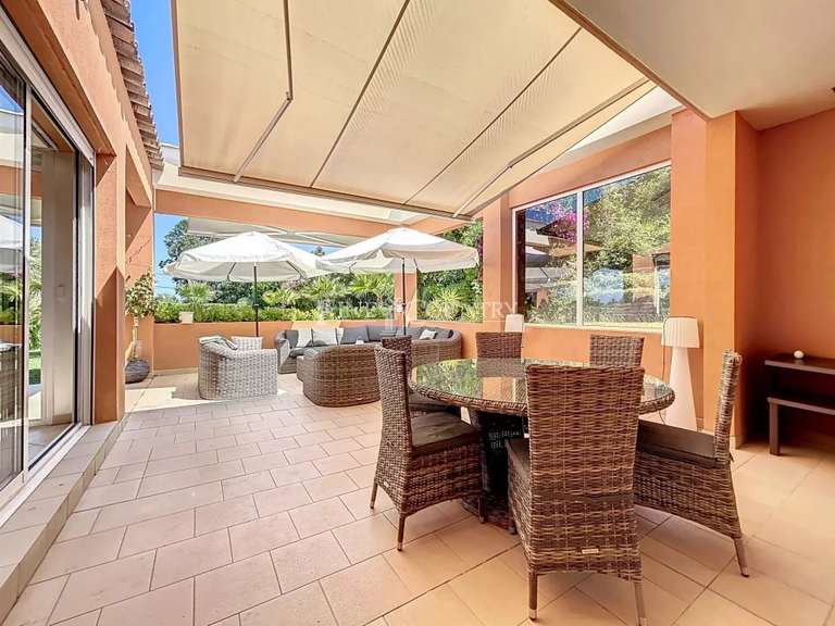 Villa Mandelieu-la-Napoule - 3 chambres - 140m²