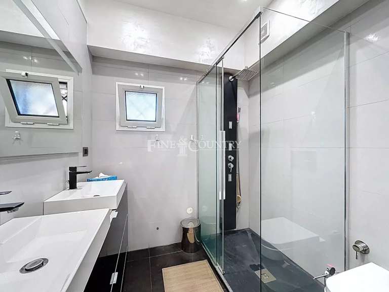 Villa Mandelieu-la-Napoule - 3 chambres - 140m²