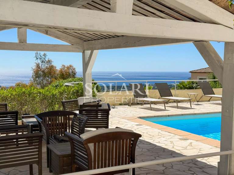 Villa Mandelieu-la-Napoule - 4 bedrooms - 200m²