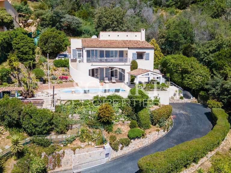 Villa Mandelieu-la-Napoule - 4 bedrooms - 200m²
