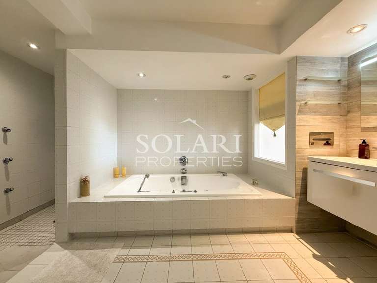 Villa Mandelieu-la-Napoule - 4 bedrooms - 200m²