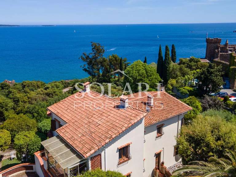Villa Mandelieu-la-Napoule - 6 chambres - 252m²