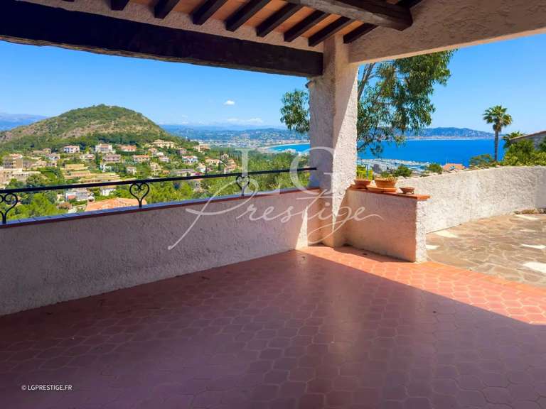 Villa Mandelieu-la-Napoule - 4 chambres - 220m²