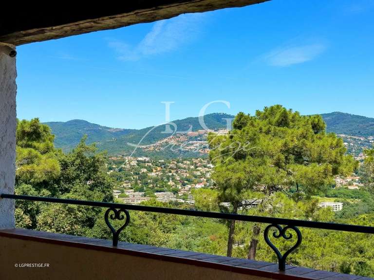 Villa Mandelieu-la-Napoule - 4 chambres - 220m²