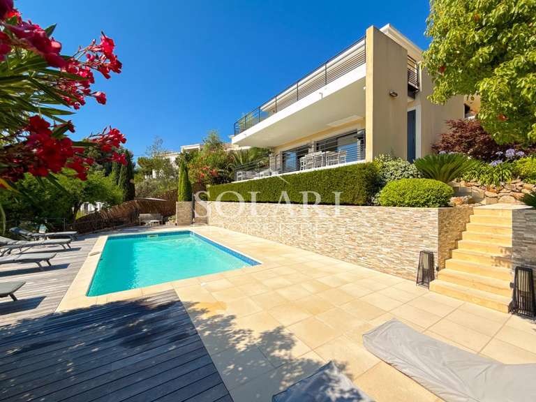 Villa Mandelieu-la-Napoule - 4 chambres - 203m²