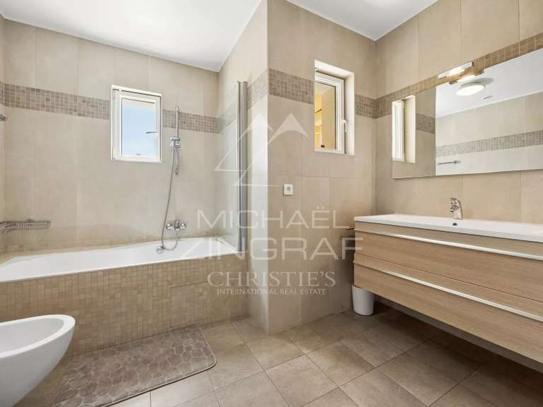 Villa Mandelieu-la-Napoule - 5 chambres - 249m²
