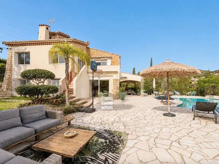 Villa Mandelieu-la-Napoule - 4 chambres - 175m²