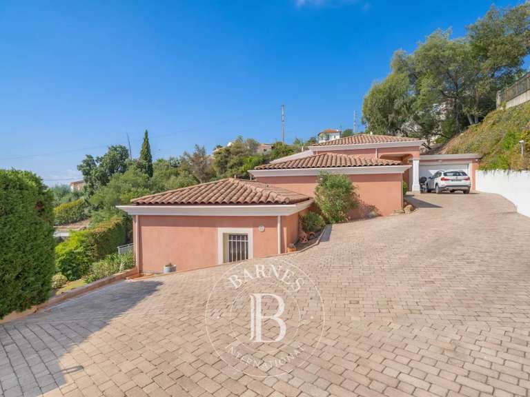 Villa Mandelieu-la-Napoule - 4 chambres - 211m²