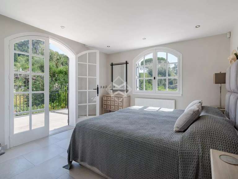 Villa Mandelieu-la-Napoule - 5 chambres - 280m²