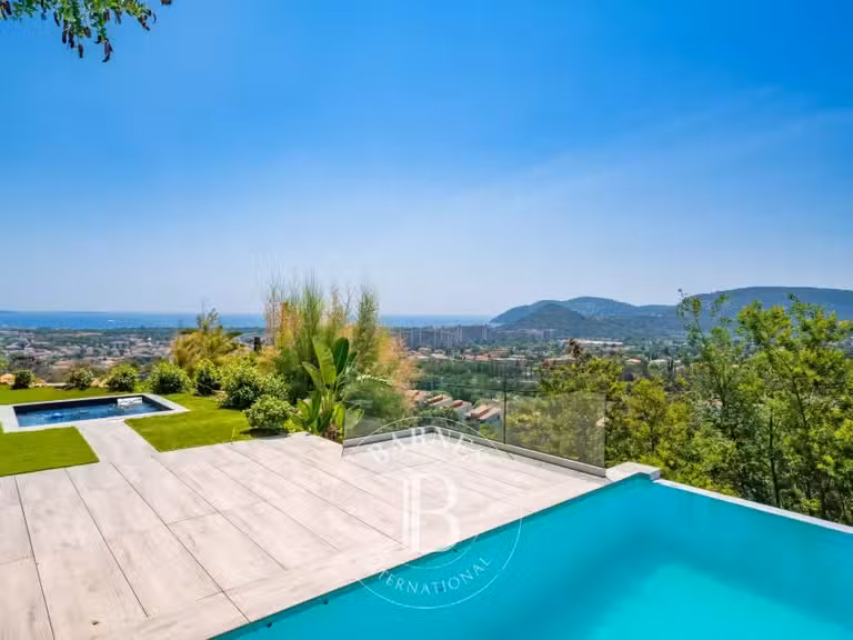 Villa Mandelieu-la-Napoule - 5 chambres - 419m²