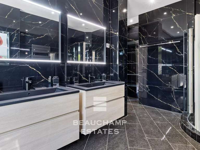 Villa avec Vue sur mer Mandelieu-la-Napoule - 5 chambres - 2013m²