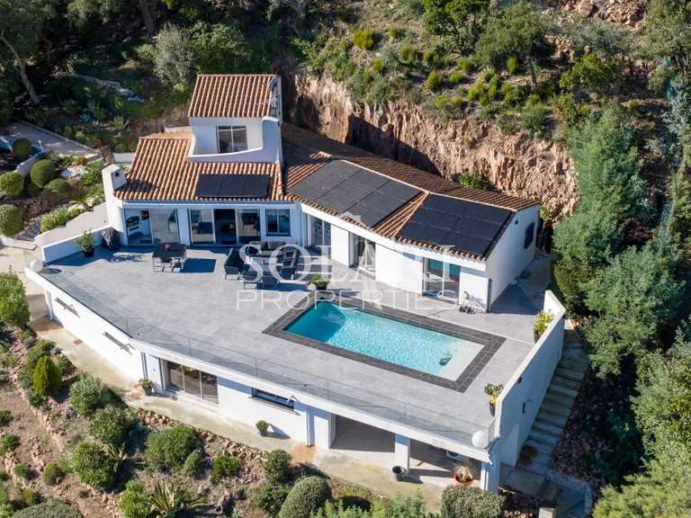 Villa Mandelieu-la-Napoule - 3 chambres - 245m²