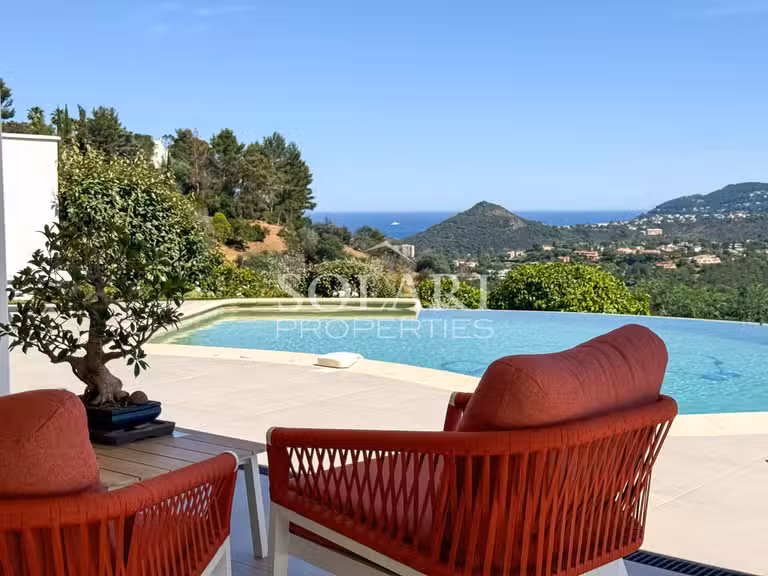 Villa Mandelieu-la-Napoule - 3 chambres - 175m²