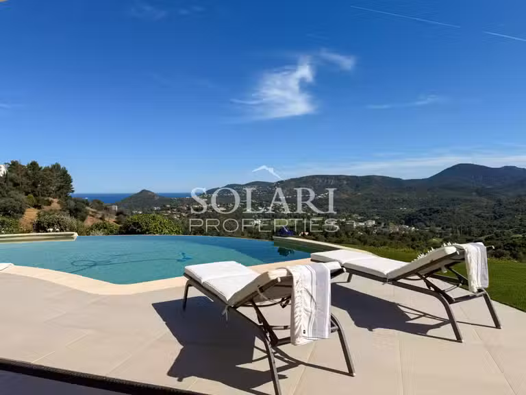 Villa Mandelieu-la-Napoule - 3 chambres - 175m²