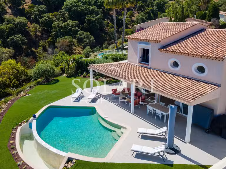 Villa Mandelieu-la-Napoule - 3 chambres - 175m²