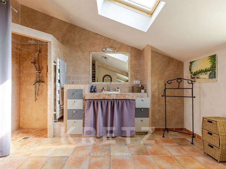 Maison Manosque - 4 chambres - 220m²