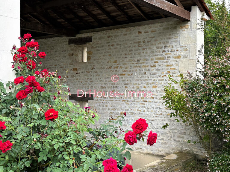 Villa Mansle - 6 chambres - 368m²