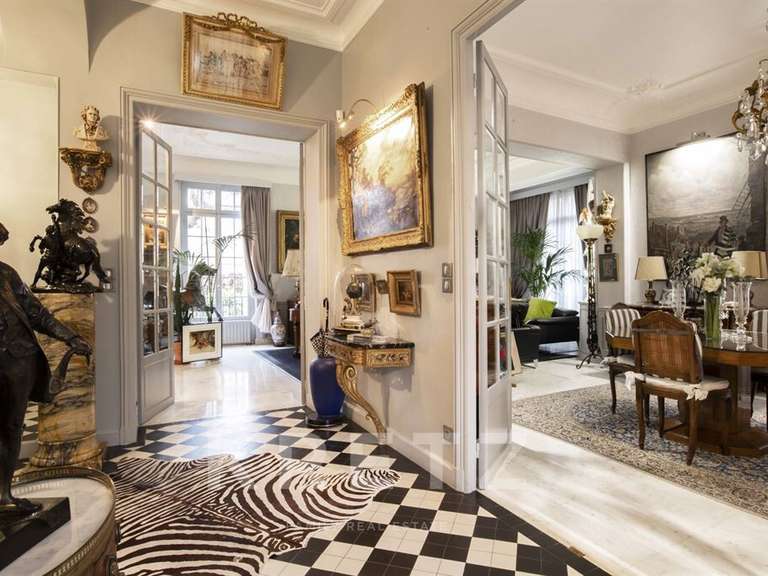 Maison Mantes-la-Jolie - 6 chambres - 328m²