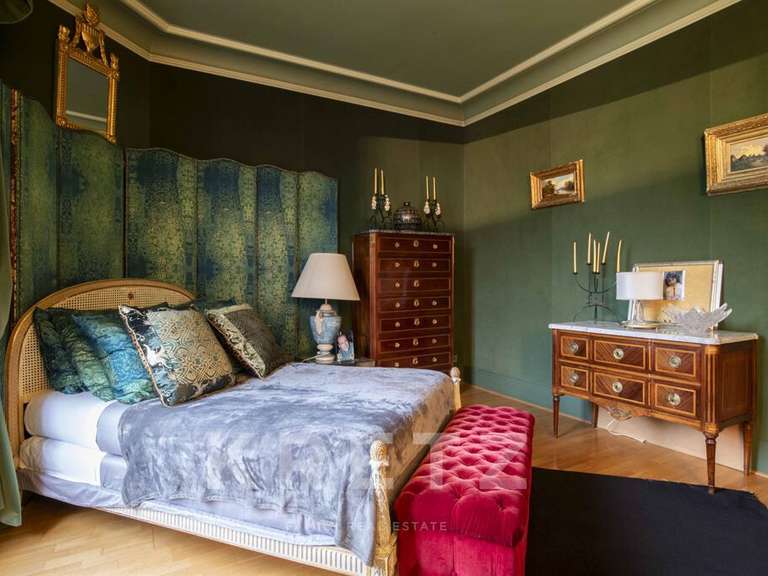 Maison Mantes-la-Jolie - 6 chambres - 328m²