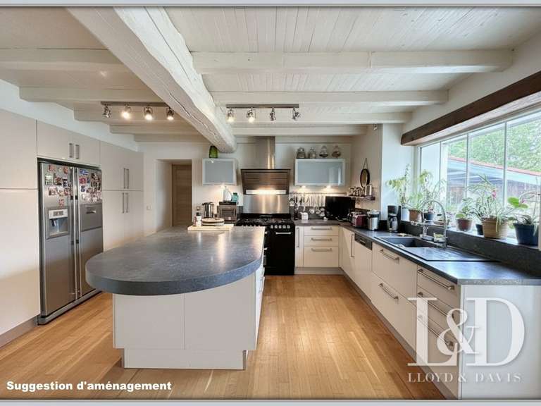 House Marans - 8 bedrooms - 523m²