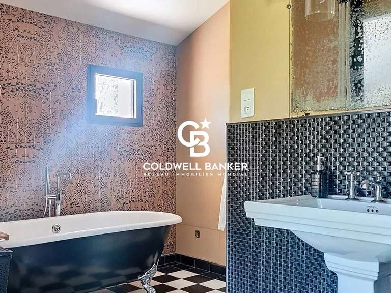 Maison Marans - 5 chambres - 242m²