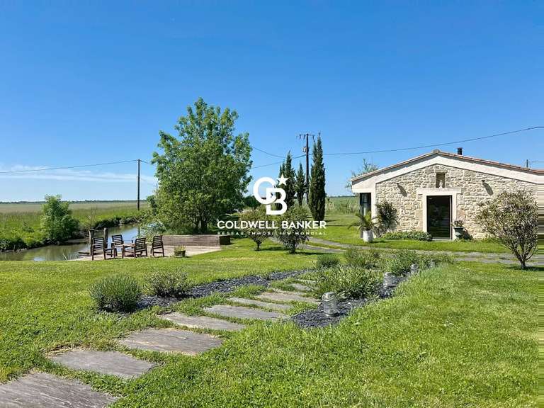 Maison Marans - 5 chambres - 242m²