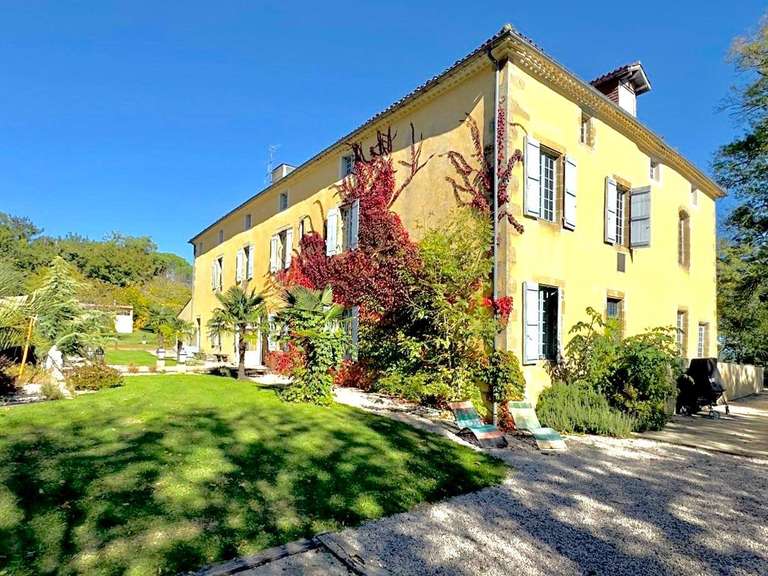 Château Marciac - 26 chambres - 1600m²