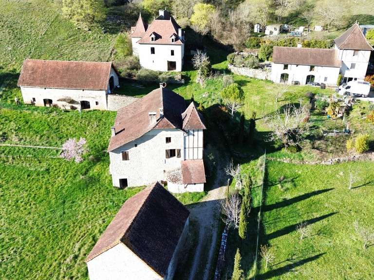 Maison Marcilhac-sur-Célé - 8 chambres - 430m²