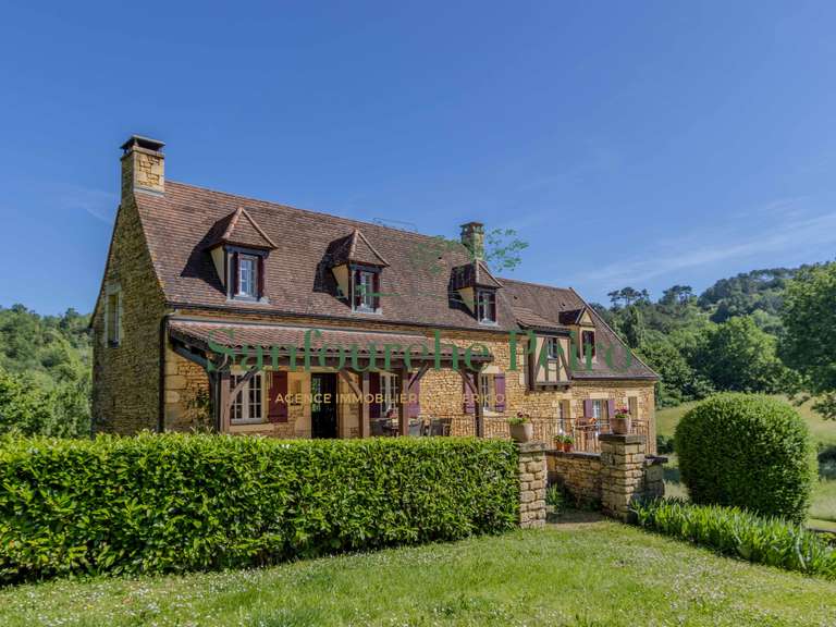 Maison Marcillac-Saint-Quentin - 5 chambres - 157m²