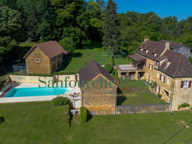 Maison Marcillac-Saint-Quentin - 5 chambres - 157m²