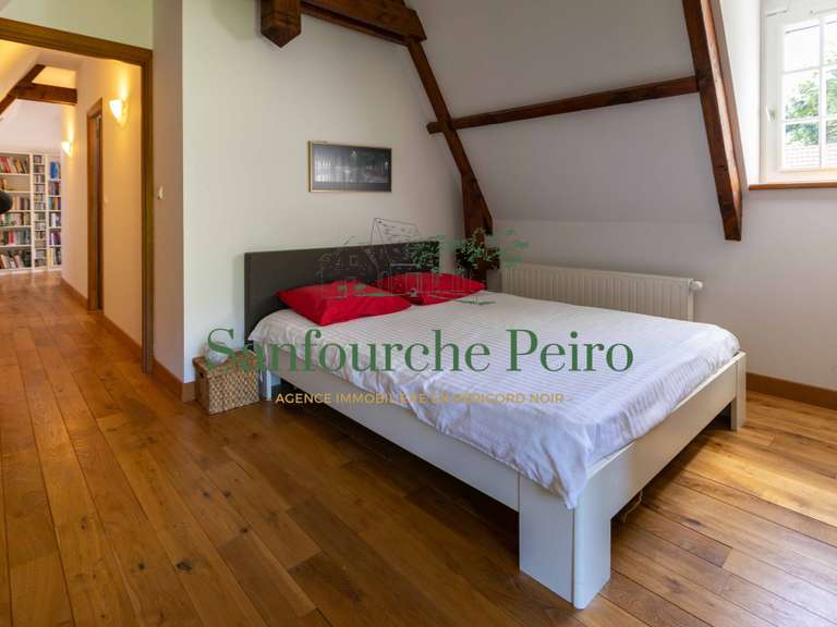 Maison Marcillac-Saint-Quentin - 5 chambres - 157m²