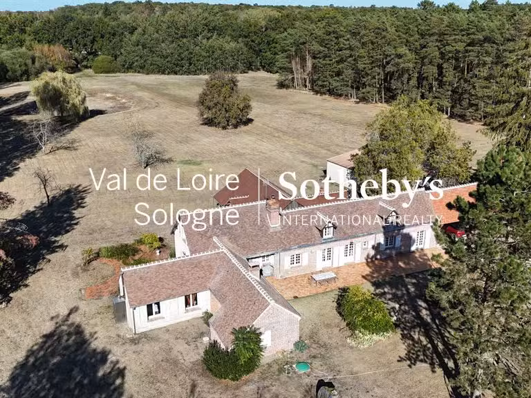 Maison Marcilly-en-Villette - 7 chambres - 292m²