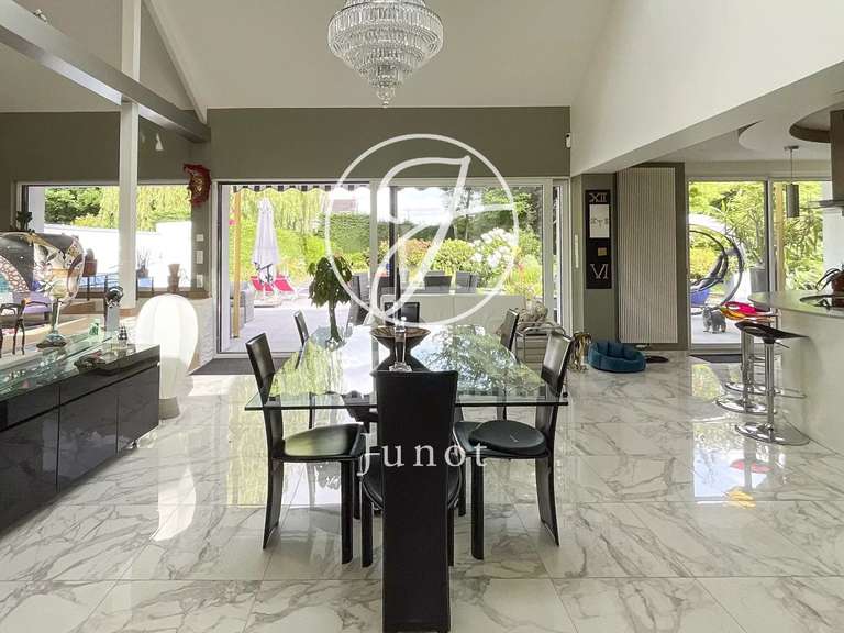 House Marcq-en-Baroeul - 4 bedrooms - 317m²
