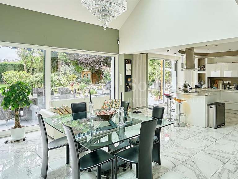 Maison Marcq-en-Baroeul - 4 chambres - 245m²