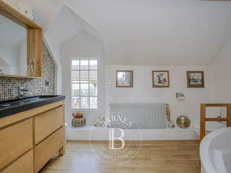 Maison Mareau-aux-Prés - 3 chambres - 182m²