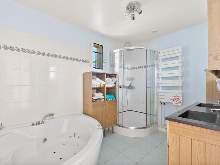 House Mareil-Marly - 6 bedrooms - 220m²