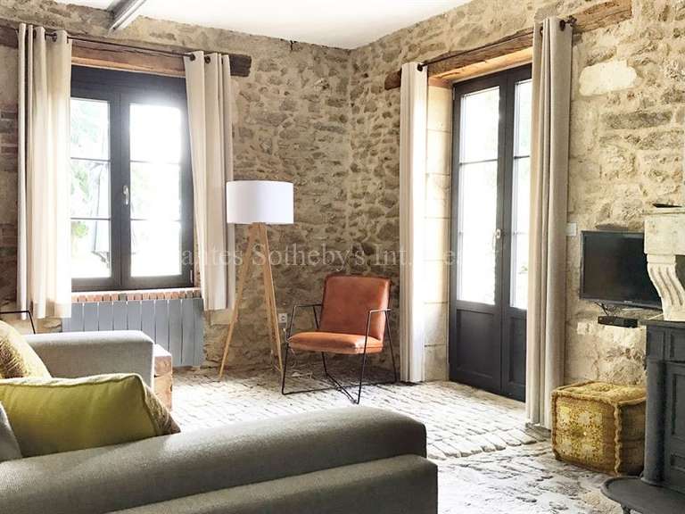 Château Mareuil-sur-Lay-Dissais - 16 chambres - 300m²