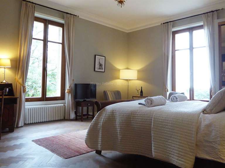 Château Mareuil-sur-Lay-Dissais - 16 chambres - 300m²